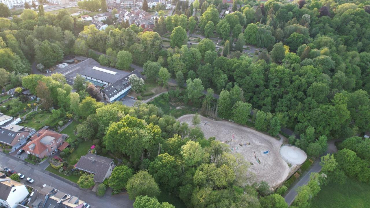 Wunderschoen Zwischen Ortsausgang Und Waldesrand Gelegene, Schoene Apartments แฮร์โซเกนราธ ภายนอก รูปภาพ